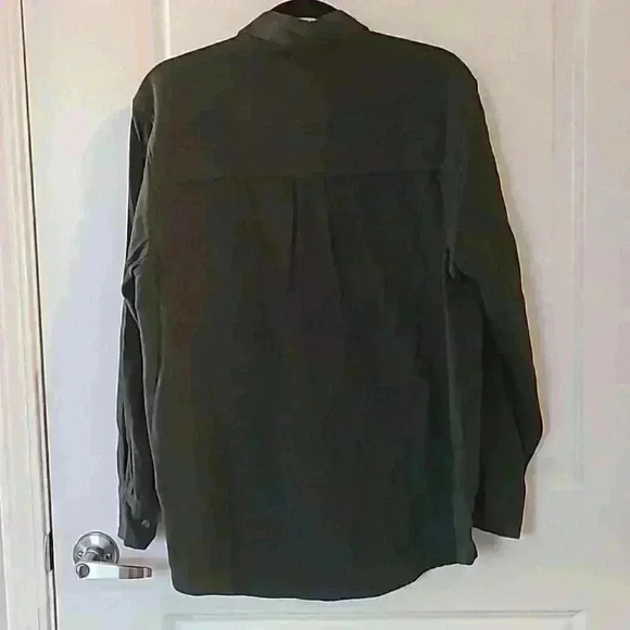Green Button down - Picture 4 of 5
